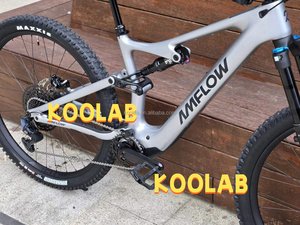 Vélo de montagne électrique Amflow PL Carbon avec système d'entraînement Amflow Avinox, écran de contrôle LED intégré, vélo électrique Amflow PL à suspension intégrale - Product Image 6