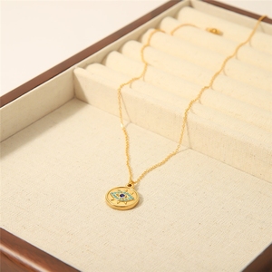 Collane alla Moda in Acciaio Inossidabile Placcato Oro 18K con Ciondolo a Forma di Evil Eye con Cristalli Incastonati - Product Image 3