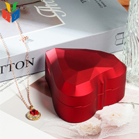 Boîte à bijoux de luxe pendentif lumière LED coeur rouge surface peinte velours noir à l'intérieur boîte à bijoux personnalisée avec LOGO