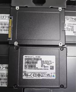 PM1753 MZWL97T6HFLA-00AW7 U.2 7.68TB V8 PCIe 5.0 X4 (NVMe) 2.5 นิ้ว ฮาร์ดไดรฟ์แบบโซลิดสเตทภายในสำหรับองค์กร (Enterprise SSD) - Product Image 3