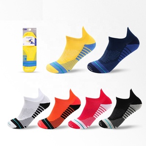 Chaussettes de course de Performance ultra-minces respirantes à coupe basse Chaussettes athlétiques à la cheville pour femmes avec languette au talon - Product Image 2
