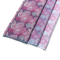 Tissu en denim jacquard rose à fleurs denses 80% coton pour jeans 11,8 oz Tissu en denim de haute qualité en gros