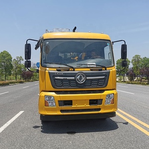 Camión de Succión de Aguas Residuales de 8000 Litros, Marca Dong Feng Isuzu, con Bomba de Vacío a Presión, Fabricado en China - Product Image 2