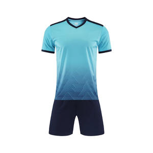 Özel Tasarım Unisex Yetişkin Futbol Forması Şort Takımı 2024 %100 Polyester Nefes Alabilen Hızlı Kuruyan Hafif Özel Oyuncu İsimleri/Takım - Product Image 5