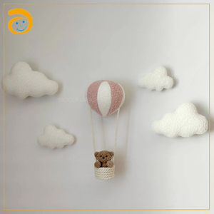 Ensemble d'éclairage décoratif pour chambre d'enfant - Lampes murales en forme de nuage moelleux et lampe en forme de montgolfière pour chambre de bébé - Product Image 3