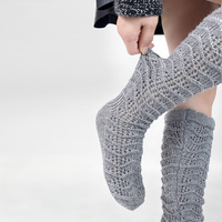 Chaussettes de créateur en laine/acrylique pour femme 2026 – Modèle ajouré vintage, chaudes, douces, confortables et respirantes pour l'hiver
