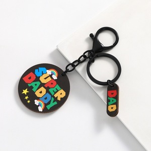 Nueva Linda personalidad padre Día de la madre tablero de madera llavero colorido Arco Iris mamá Super papá llavero - Product Image 4