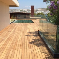 Prix d'usine, vente en gros de terrasse en bois de teck doré pré-rainuré