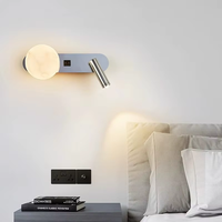 Lampu dinding Nordik modern hitam putih minimalis ruang tamu sofa latar belakang dinding lampu hias mewah kamar tidur samping tempat tidur