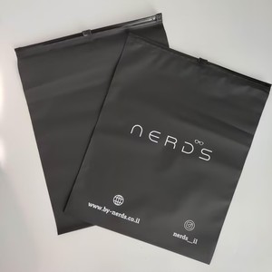 Online Shopping Reusable 12*16inch Matte Black Shipping Bag Plastic Zipper Bags Custom Printed White Logo Polybags for Packaging - Product Image 6