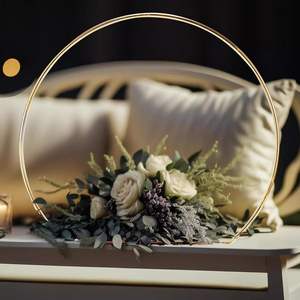 Support à gâteau décoratif en métal de qualité supérieure stable avec pieds antidérapants conçu pour les présentations de desserts professionnelles et personnelles - Product Image 3