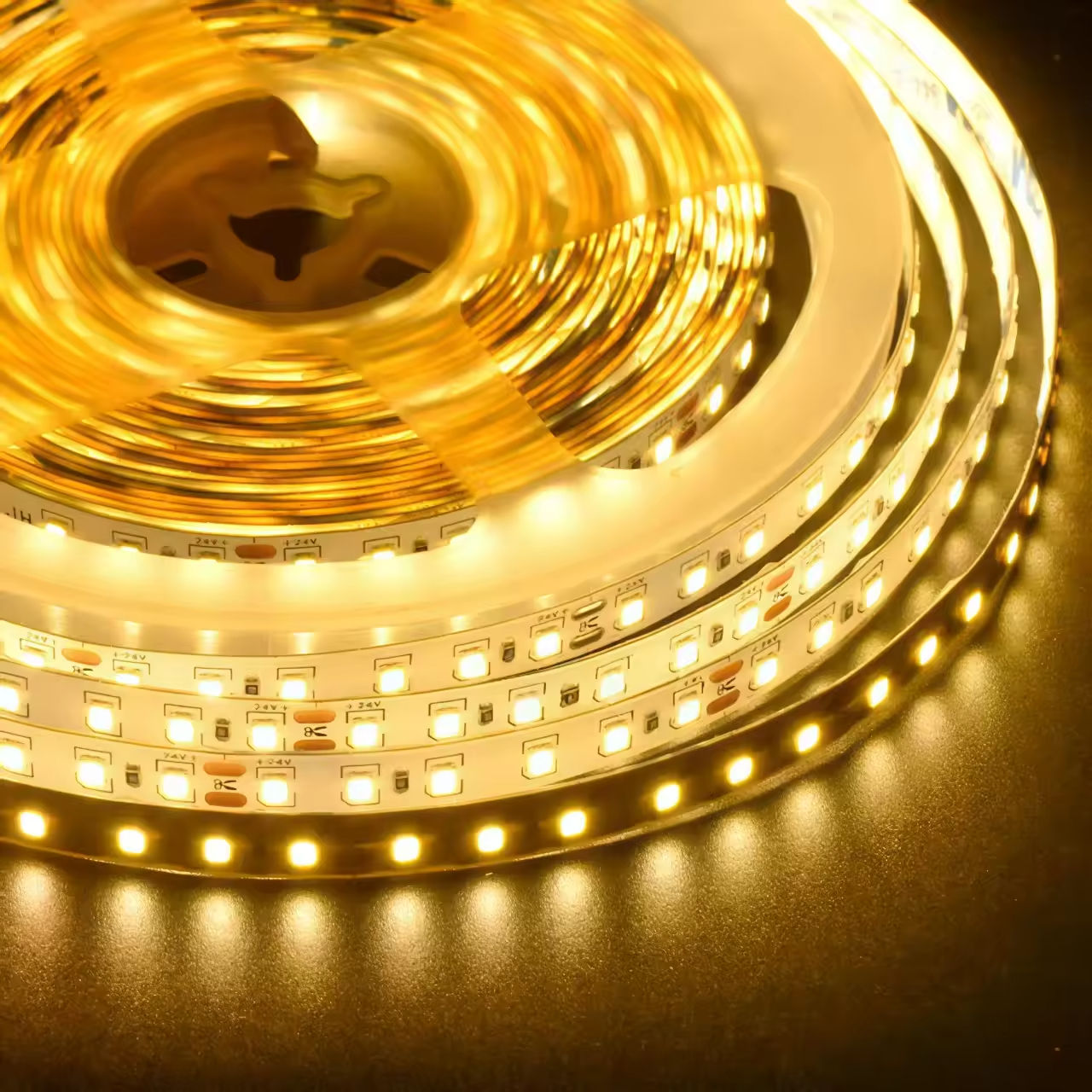 สีขาวอบอุ่น