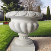 Pot de fleurs en béton sculpté lisse style colonne romaine pour bâtiments commerciaux et jardins décoratifs