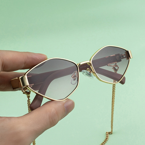 Lunettes <span class=keywords><strong>de</strong></span> soleil Partagas Fashion Fancy Designer avec logo personnalisé, métal polygonal avec chaîne, protection UV400, lunettes <span class=keywords><strong>de</strong></span> soleil pour femmes - Product Image 4