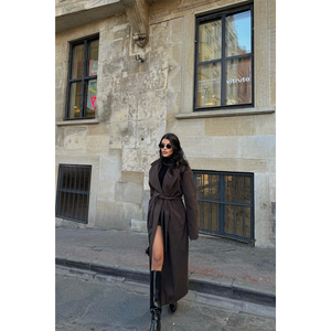 Abrigo Maxi de Cachemira Vitruca Marrón, Abrigo de Invierno Cálido y Minimalista para Mujer, Tejido de Manga Larga - Product Image 4