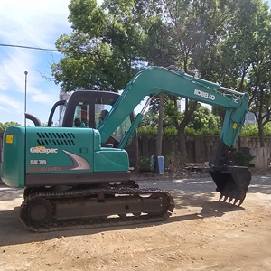 รถขุดตีนตะขาบ Kobelco SK75 มือสองจากญี่ปุ่น น้ำหนัก 7.5 ตัน รุ่น SK35 SK40 SK55 SK60 SK75-8 มีขายแล้ว - Product Image 1