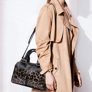 Borsa a Mano in Vera Pelle di Vacchetta con Patchwork Leopardato, 3 Modi di Uso, Grande Capacità, Lussuosa Borsa a Tracolla e a Spalla per Donna - Product Image 3