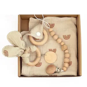 Wholesale OEM Newborn Bib Gift Box Organic Cotton Baby Chew Toy Baby Teething Shower Baby Gift Set