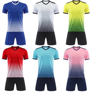Kits d'entraînement de football de vente chaude pour ensemble complet d'uniformes de football imprimés par sublimation pour adultes - Product Image 1