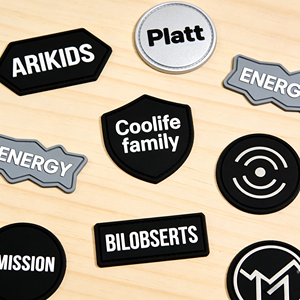 Разнообразные стили: нашивки на одежду с логотипом, выполненные на заказ, из ПВХ, с принтом, в форме сердца, 2D/3D, с тиснением, на липучке - Product Image 1