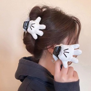 Pinza de Pelo de Felpa Blanca con Diseño de Palma, Adorable y Esponjosa, Accesorio Creativo para el Cabello, Regalo Original - Product Image 3