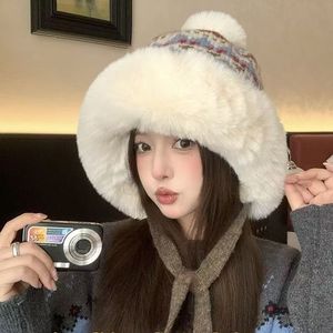 Chapeau d'hiver en peluche pour femmes, doublure polaire, tricoté en laine, couvre les oreilles, chaud et moelleux, résistant au froid du nord-est, chapeau Lei Feng - Product Image 1