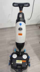 Lavasciuga Pavimenti a Batteria da 800mm con Motore, Macchina Spray Commerciale per Uso Municipale ed Ambientale - Product Image 3