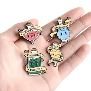 Pin Enamel Lucu Ramuan Ajaib Kimia Dekorasi Natal Pin Kerah