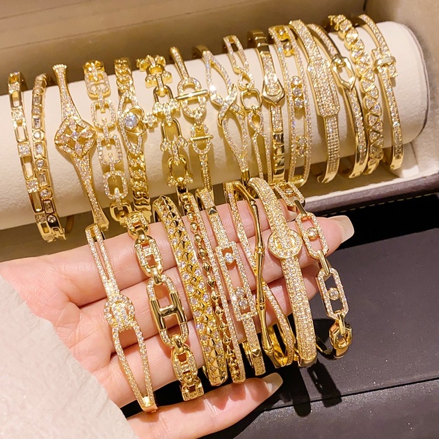 European American Women's Trendy Light Luxury High-end Diamond Bracelet Simple Exquisite All-match Design Copper Pearl Jewelry