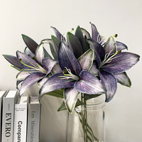 Tweehoofdige lelie 3D-printen van een bloem en een knop Simulatielelie Kunstbloemen Europese retro bruiloft Huisfotografie Bloemmotief