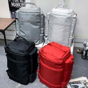 Sac à dos de sport imperméable à grande capacité avec logo personnalisé 2023, tendance, séparation sec/humide, sangle pour le tourisme en plein air, lettre - Product Image 2