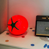 Vente en gros et sur mesure de lampes d'ambiance modernes minimalistes en forme de tomate pour salons, chambres à coucher et chambres d'enfants