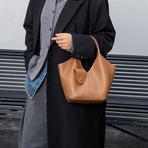 Nouveau Sac Fourre-tout Élégant Grande Capacité pour Femme 2025 – Style Coréen Tendance pour le Quotidien - Product Image 1