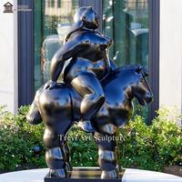 Famosa figura moderna al aire libre arte bronce mujer gorda en caballo estatua de Botero