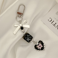 Breloque de téléphone Y2K Gothique Cœur Nœud Papillon, Esthétique Vintage Harajuku Coquette, Pendentif de sac noir, Porte-clés en métal avec fermoir mousqueton