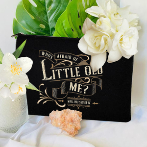 Sac de maquillage personnalisé avec motif « Who's Afraid of Little Old Me », sac de rangement de voyage pour articles de toilette, pochette cosmétique pour enterrement de vie de jeune fille - Product Image 3