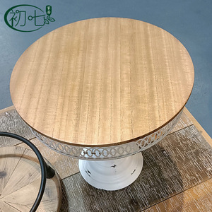 Plato redondo retro para frutas con base blanca envejecida y tapa de madera para exhibir postres - Product Image 5