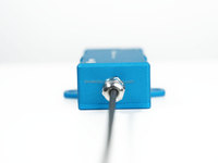 Capteur à fibre optique à grille de Bragg, accéléromètre haute sensibilité pour la détection des vibrations structurelles des ponts, des chaussées routières et des bâtiments de grande hauteur
