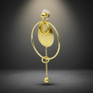 Boucles d'oreilles pendantes géométriques bohèmes en laiton pour femmes Soumya Creation avec perle et diamant plaqué or, fabriquées à la main au Rajasthan pour les occasions - Product Image 3