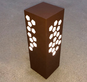 Borne lumineuse LED extérieure en métal Corten rouillé, étanche, pour aménagement paysager - Product Image 1