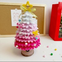 Kit de Bricolage Arbre de Noël en Tissu Peluche Twist Stick pour Jeunes 7-14 Ans, Décoration de Noël, Fabriqué au Zhejiang, Conditionné en Sachet