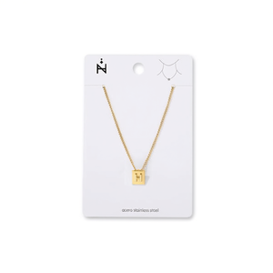 Collana con Ciondolo Lettera H Placcata Oro in Acciaio Inossidabile, Catena Minimalista a Serpente, Unisex per Uso Quotidiano - Product Image 1