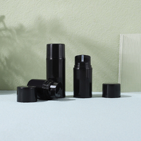 Vente en gros de bouteilles de crème sans air stockées en usine 30ml-150ml Gamme en PP noir avec joint de lotion à pompe pour crème pour le visage