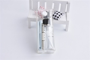 Detergente per Occhiali 30ml Ecologico con Logo Personalizzato Serigrafato Kit di Pulizia Occhiali con Panno in Microfibra Cacciavite Ottico e Pompa - Product Image 2