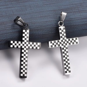 Collier pendentif croix pied-de-poule punk en acier inoxydable pour femmes et hommes, bijoux religieux avec breloques en grille, chaîne et amulette de foi en métal - Product Image 5