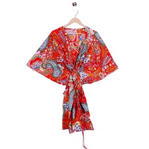 Robe courte florale naturelle faite à la main en coton 100% écologique pour femmes, style bohème, kaftan, col en V, sans manches, moulante, mode estivale - Product Image 1