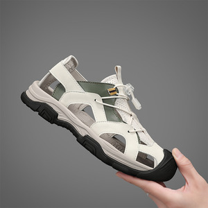 Sandales d'été pour hommes grande taille, chaussures de plage en cuir de vachette à bout fermé et semelle souple, chaussures décontractées pour hommes d'extérieur - Product Image 1