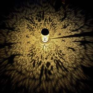 Lampe <span class=keywords><strong>solaire</strong></span> LED pour <span class=keywords><strong>arbre</strong></span> en fer <span class=keywords><strong>Projecteur</strong></span> de paysage de jardin avec balcon Atmosphère décorative Lampe suspendue creuse pour usage extérieur - Product Image 4