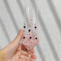 Flûte à vin romantique rose perlée avec fleur, cadeau personnalisé pour douche nuptiale, élégantes flûtes à champagne pour anniversaire