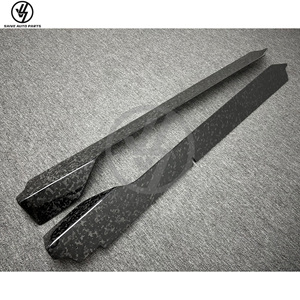 Faldones Laterales Traseros de Fibra de Carbono Forjada Estilo Vorstein de Alta Calidad con Acabado Brillante y Tejido Twill para Lamborghini Huracán LP580 LP610 2014 - Product Image 3